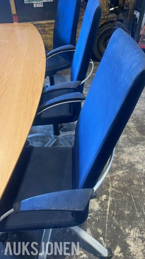 Konferansebord med 6 stoler